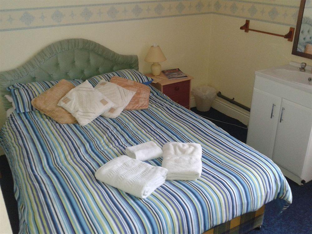The Trentham 3*